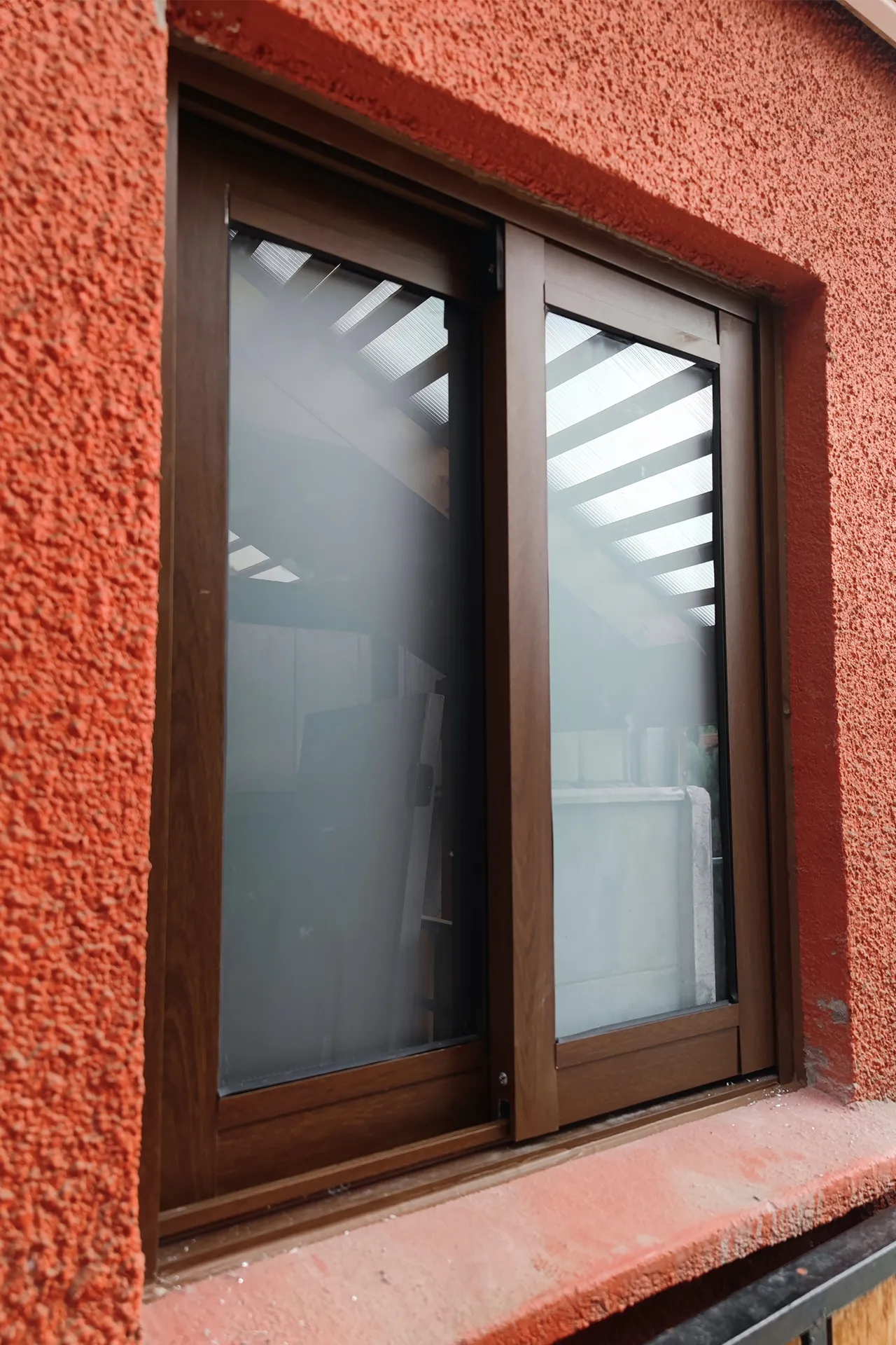 Detalle exterior de ventana corredera de termopanel, Ventanas Termopanel Las Violetas